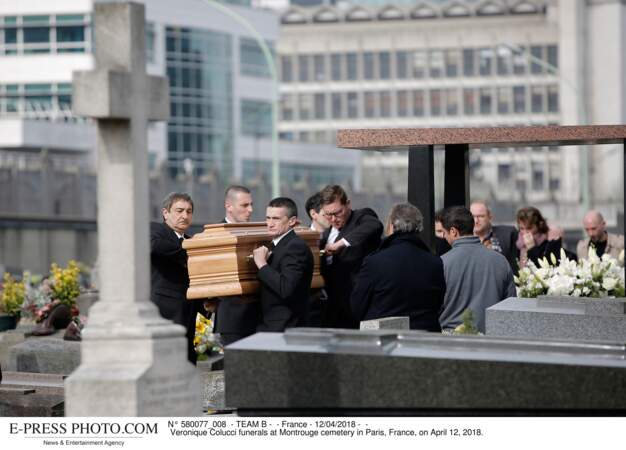 Ce jeudi 12 avril 2018 se tenaient les obsèques de Véronique Colucci au cimetière de Montrouge