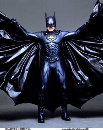 Là, c'est George Clooney qui devient Batman. Beau costume, mais gros flop pour le film...
