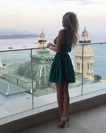 Quand elle ne fait pas de pub pour des canapés, Victoria Silvestedt prend du bon temps à Monaco 