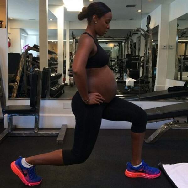 Fentes pour Kelly Rowland, qui continuait de faire du sport même quand elle était enceinte. 