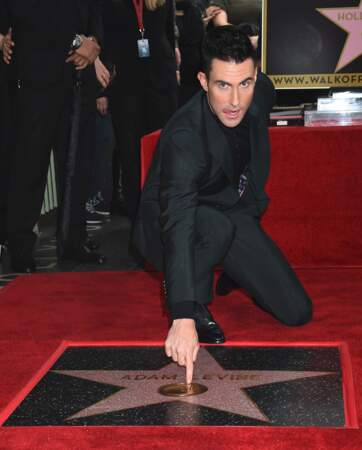 … Adam Levine, qui a inauguré son étoile sur le Walk of Fame de Hollywood Boulevard