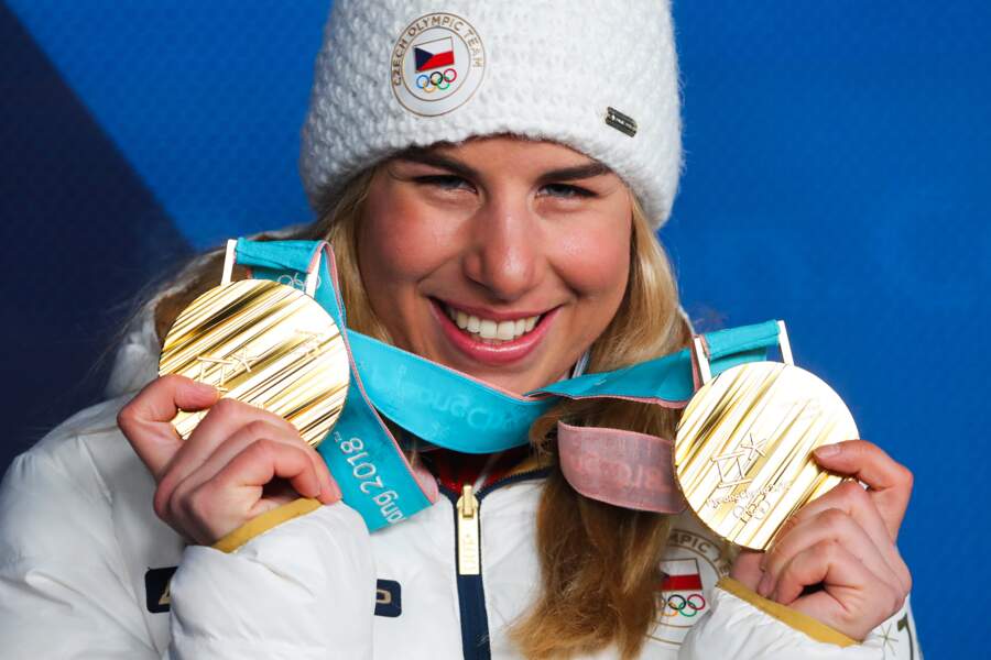 Ester Ledecka (République Tchèque), championne olympique du Super-G (ski alpin) et en géant parallèle (snowboard)
