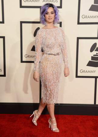 Katy Perry et sa robe ultra bright. De face...