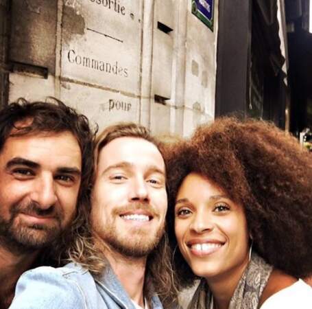 Selfies toujours avec Julien Doré, Grégory Montel et Stéfi Celma 