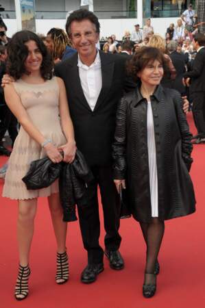 Jack Lang, sa femme Monique et sa fille Caroline lors de la montée des marches pour le film "Dheepan"