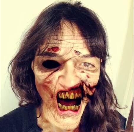Mais qui est cet horrible monstre ? L'actrice Michelle Rodriguez qui a LE meilleur costume d'Halloween !