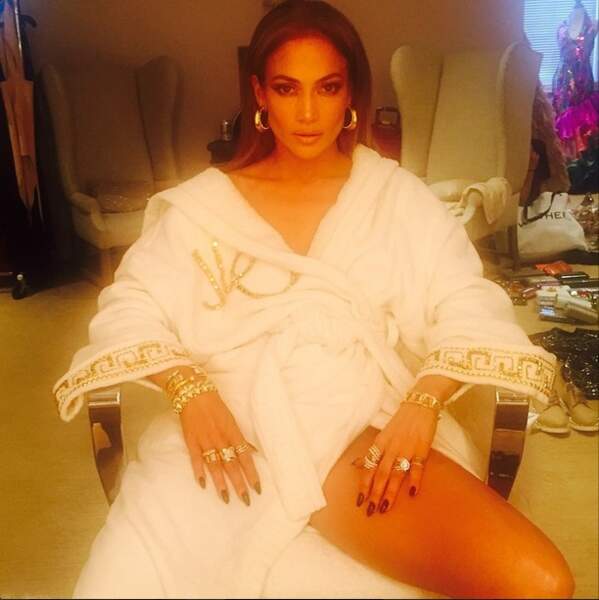 On aime aussi beaucoup Jennifer Lopez, toujours aussi glamour