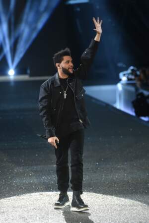 The Weeknd à dit "bonjour" à la foule. 