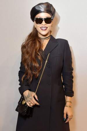 Rihanna, tout sourire au défilé Christian Dior. 
