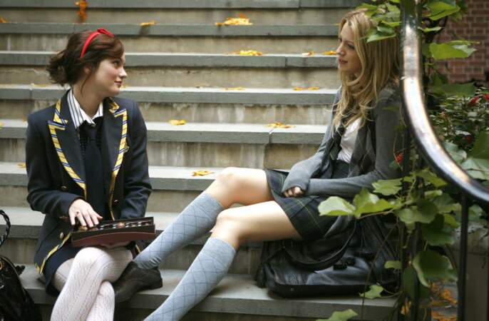 Serena et Blair affectionnent aussi le look petites écolières sages. Mais sont-elles si sages que ça ?