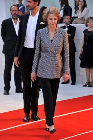 Charlotte Rampling arrive au Lido de Venise pour la cérémonie de clôture de la Mostra