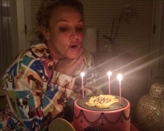 Britney Spears a soufflé ses bougies comme une grande