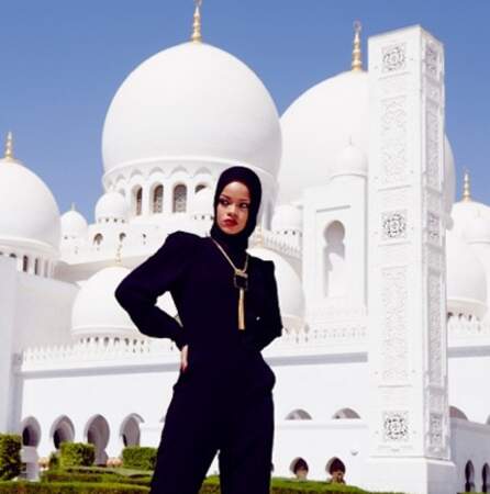 Rihanna au coeur de la grande mosquée Cheikh Zayed.