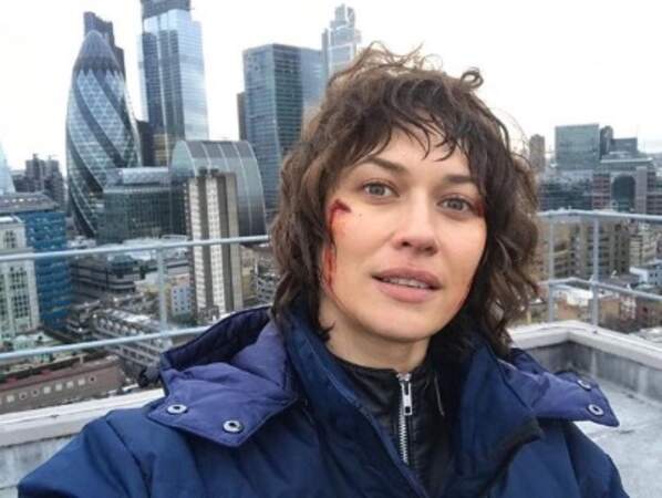 Ça déconnait pas à Londres sur le tournage du nouveau film d'Olga Kurylenko. 