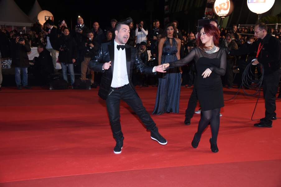 Un pas de danse pour Chris Marques sur le tapis rouge des NRJ Music Awards