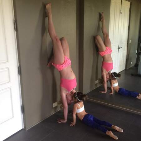 Séance de yoga matinale pour Britney... 
