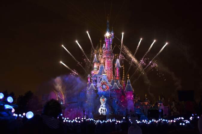 Olaf dirige le spectacle Disney Dreams®! fête Noël 