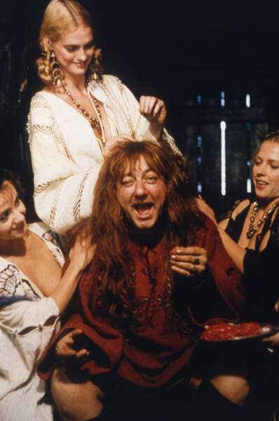 En 1984, Coluche joue le rôle titre dans "Le bon roi Dagobert"