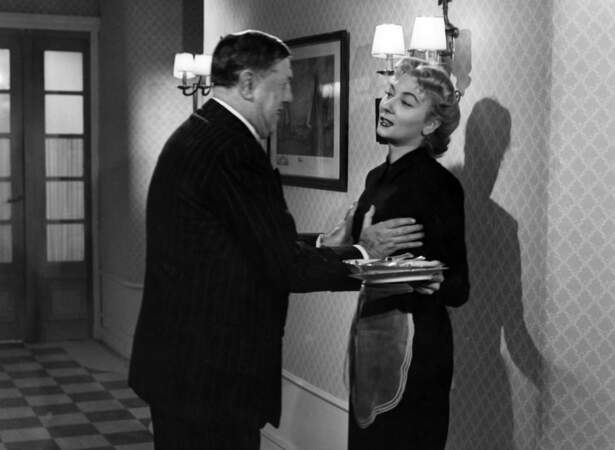 Elle est vite repérée par le cinéma et tourne La vie d'un honnête homme (1952) de Sacha Guitry