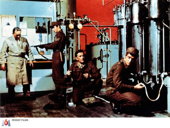 ... et saboteur d'une usine allemande pendant la Deuxième Guerre Mondiale dans Les Héros du Télémark (1965)