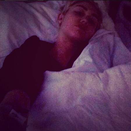 Miley Cyrus, elle, connaît des jours difficiles. Hôspitalisée , elle a dû annuler une partie de sa tournée