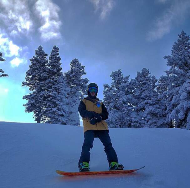 Et en parlant de froid, les people adorent aussi se photographier au ski ! Ici Justin Bieber. 