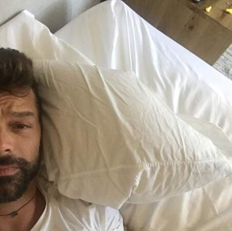 Mais aussi beaucoup de repos à Ricky Martin, qui a l'air au bout du rouleau. 
