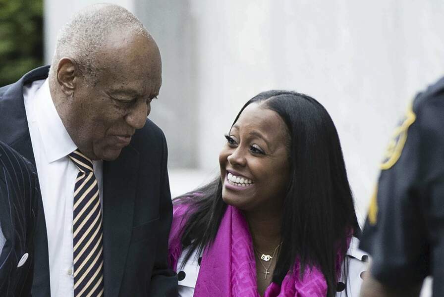 En juin 2017, l'actrice a soutenu Bill Cosby lors de son procès, arrivant avec lui le premier jour d'audience