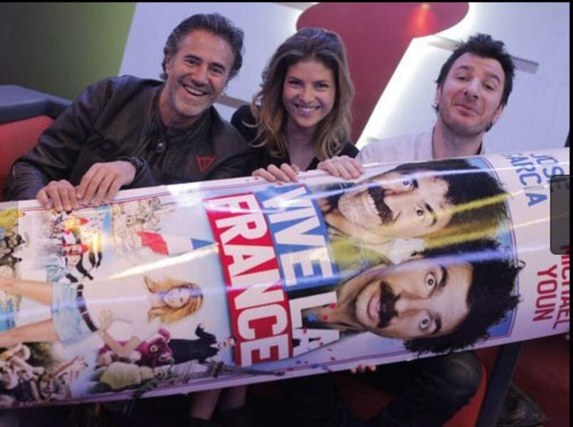 Les comédiens de 'Vive la France' se tapent l'affiche pour la promo!