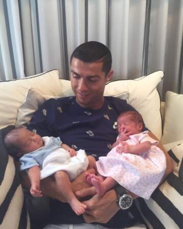 L'heureuse nouvelle de la semaine est signée Cristiano Ronaldo, qui accueille deux beaux bébés dans sa famille 