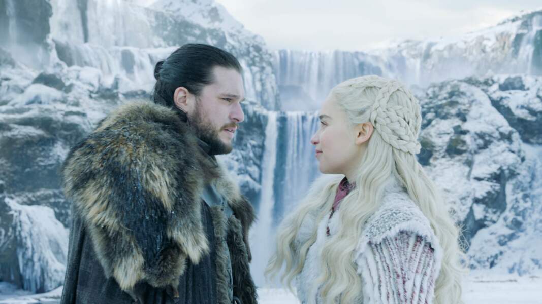 A Winterfell, Daenerys découvre l'univers de Jon Snow et les deux amants arrivent à s'accorder quelques minutes