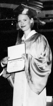 Claire Danes recevant un diplôme en 1997