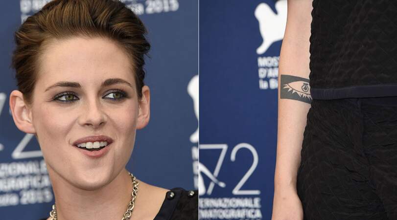 Kristen Stewart a un tattoo sur l'avant-bras droit, correspondant à une partie du tableau Guernica de Pablo Picasso