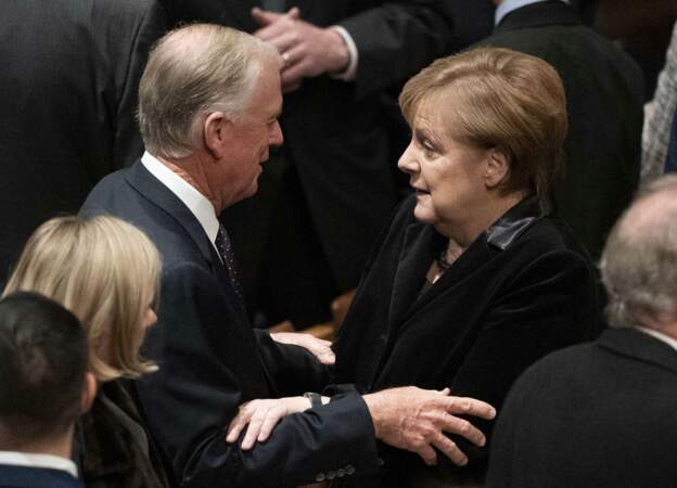 La chancelière Angela Merkel avec l'ex-vice-président américain Dan Quayle