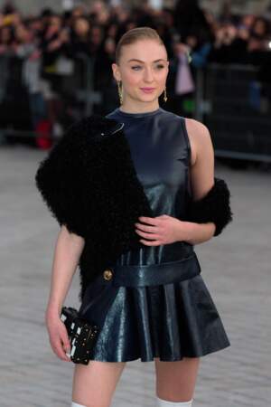L'actrice Sophie Turner était présente mardi 7 mars au défilé Louis Vuitton à Paris