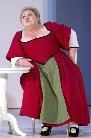 Chantal Neuwirth a poursuivi sa carrière d'actrice au théâtre, notamment dans Tartuffe en 2012.