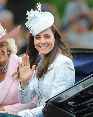 Kate, duchesse de Cambridge, divine pour célébrer les 88 ans de la reine