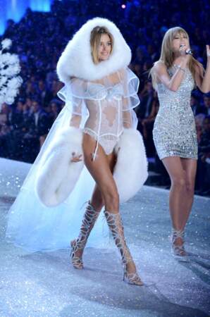 Doutzen Kroes et Taylor Swift  au défilé Victoria's Secret 2013