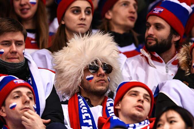 Gradins toujours, avec les fans russes à fond pour les épreuves de patinage