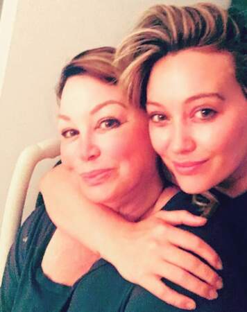 Sur Instagram, Hilary Duff est très famille, comme ici avec sa maman...