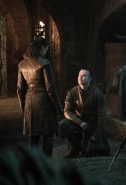 Gendry, devenu Lord, se lance et demande Arya en mariage
