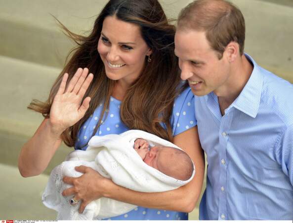 Le petit George Alexander Louis naît le 22 juillet 2013 à 16h24 au St Mary's Hospital de Londres.