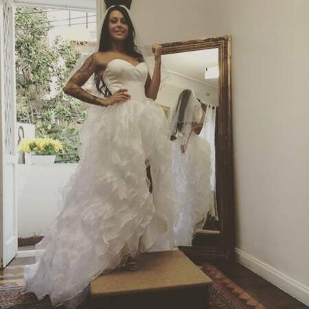 Shanna des Anges 7 n'est-elle pas charmante en robe de mariée ? 