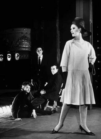 Les amoureux au côté de Luchino Visconti pour les répétitions d'une pièce de théâtre en 1961