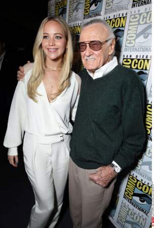 Classe la photo de Jennifer Lawrence et Stan Lee, le père des héros de Marvel