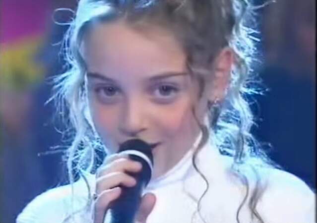 Le 23 février 2001, à 11 ans, elle fait sa toute première télé dans Drôles de petits champions sur TF1.