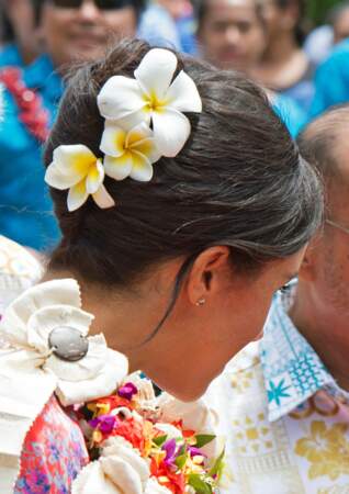 La duchesse de Sussex arbore des fleurs dans ses cheveux aux îles Fidji