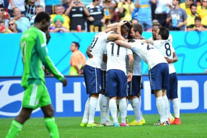 La joie de l'équipe de France de football après le but de Paul Pogba