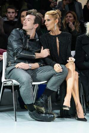 Céline Dion et son danseur Pepe Munoz, très proches et complices, attendent le prochain modèle.