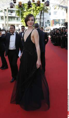Milla Jovovich pose pour les photographes